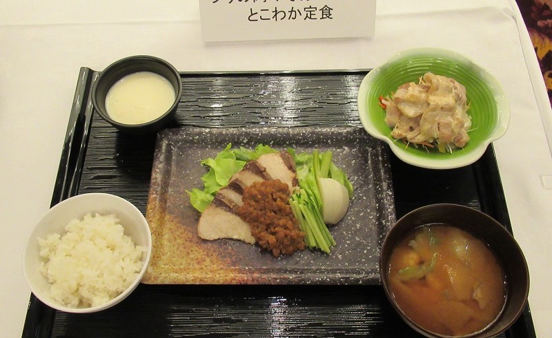 グリーンズ賞（ホテル賞）：ぶりの肉みそあん とこわか定食